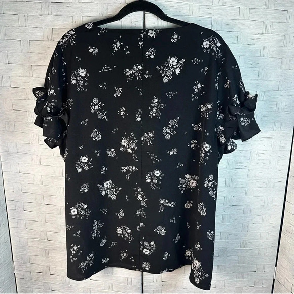 Lane Bryant Black and white Floral Blouse - Picture 2 of 9